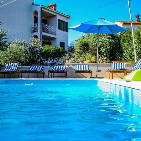 Apartments With A Swimming Pool Pula - 7356 Kültér fotó